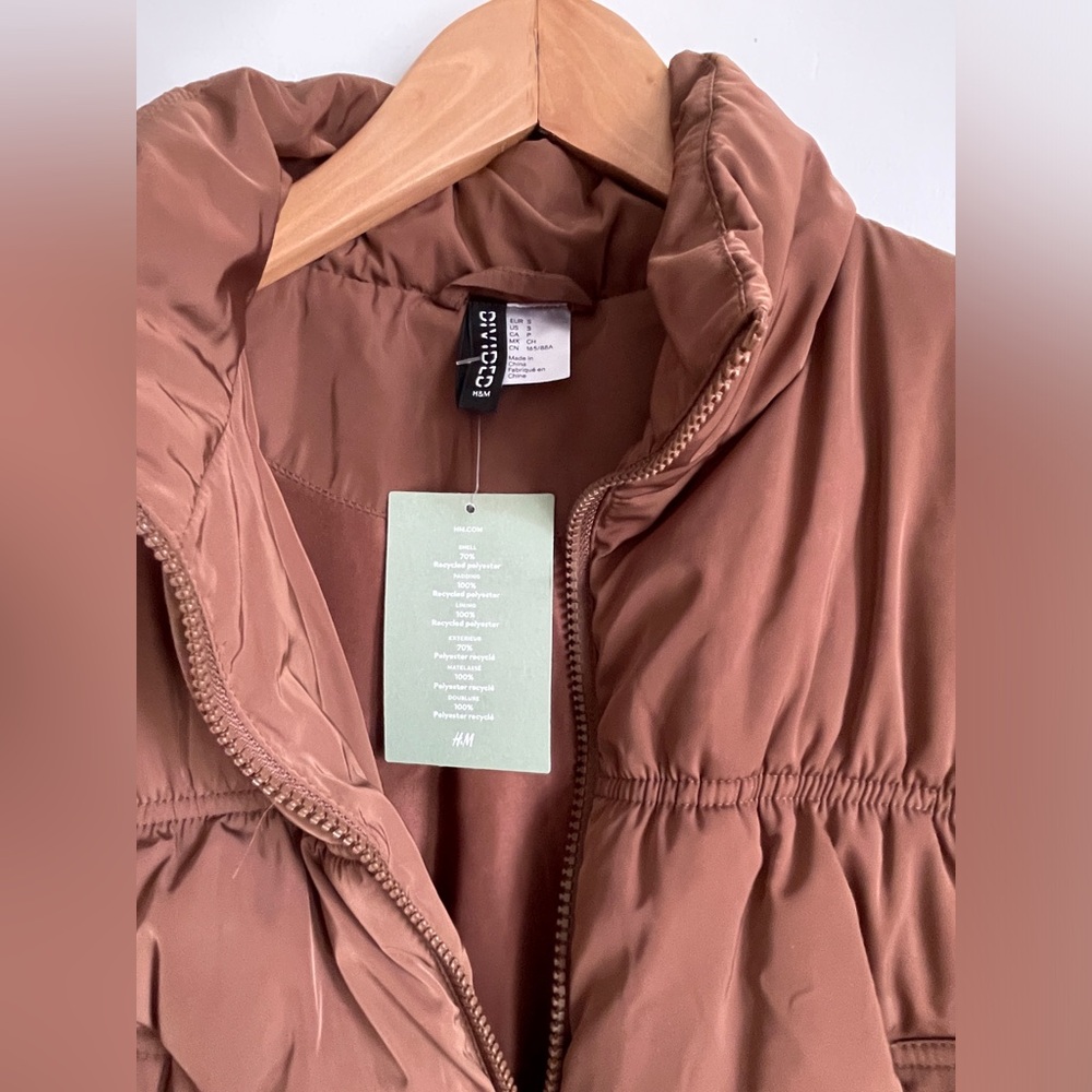 NEW Size S Divided H&M Puffer Vest - Picture 3 of 4